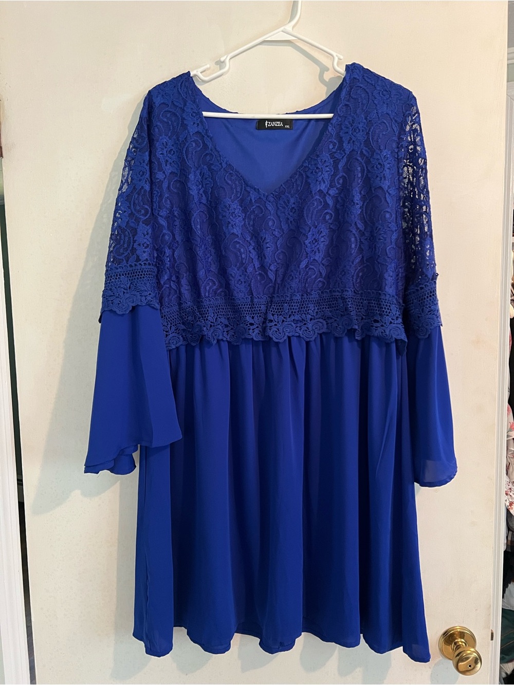 V-Neck Lace Long Sleeve Dress in Royal Blue